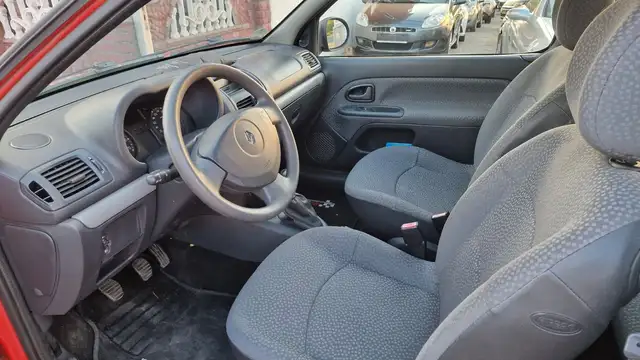 Renault Clio view 14