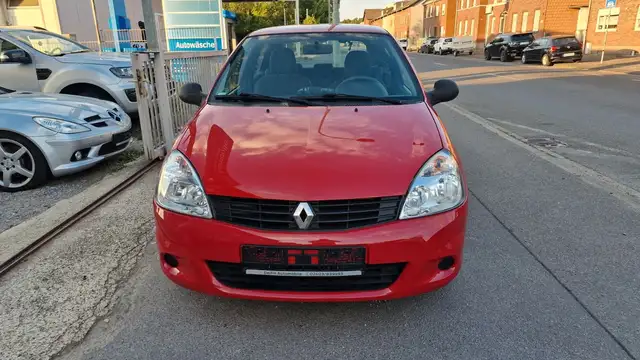 Renault Clio view 8