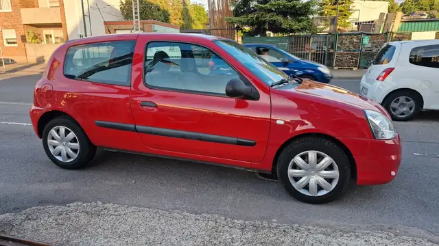 Renault Clio view 3