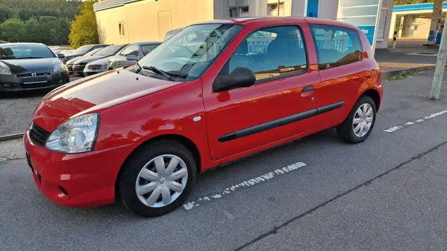 Renault Clio view 2