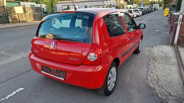 Renault Clio view 4