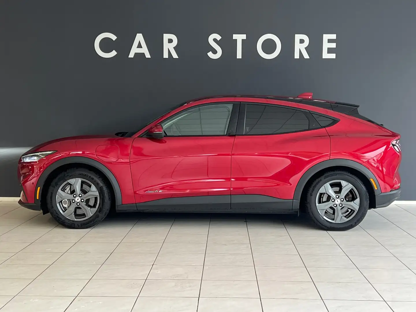 Ford Mustang Mach-E RWD 75 kWh Dealer Onderhouden TREKHAAK Rouge - 2