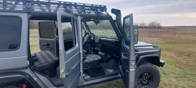 Mercedes-Benz G-Class view 4