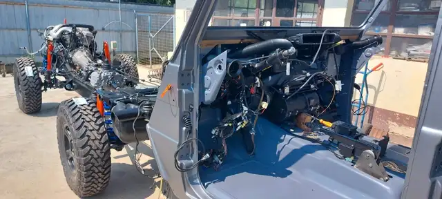 Mercedes-Benz G-Class view 11