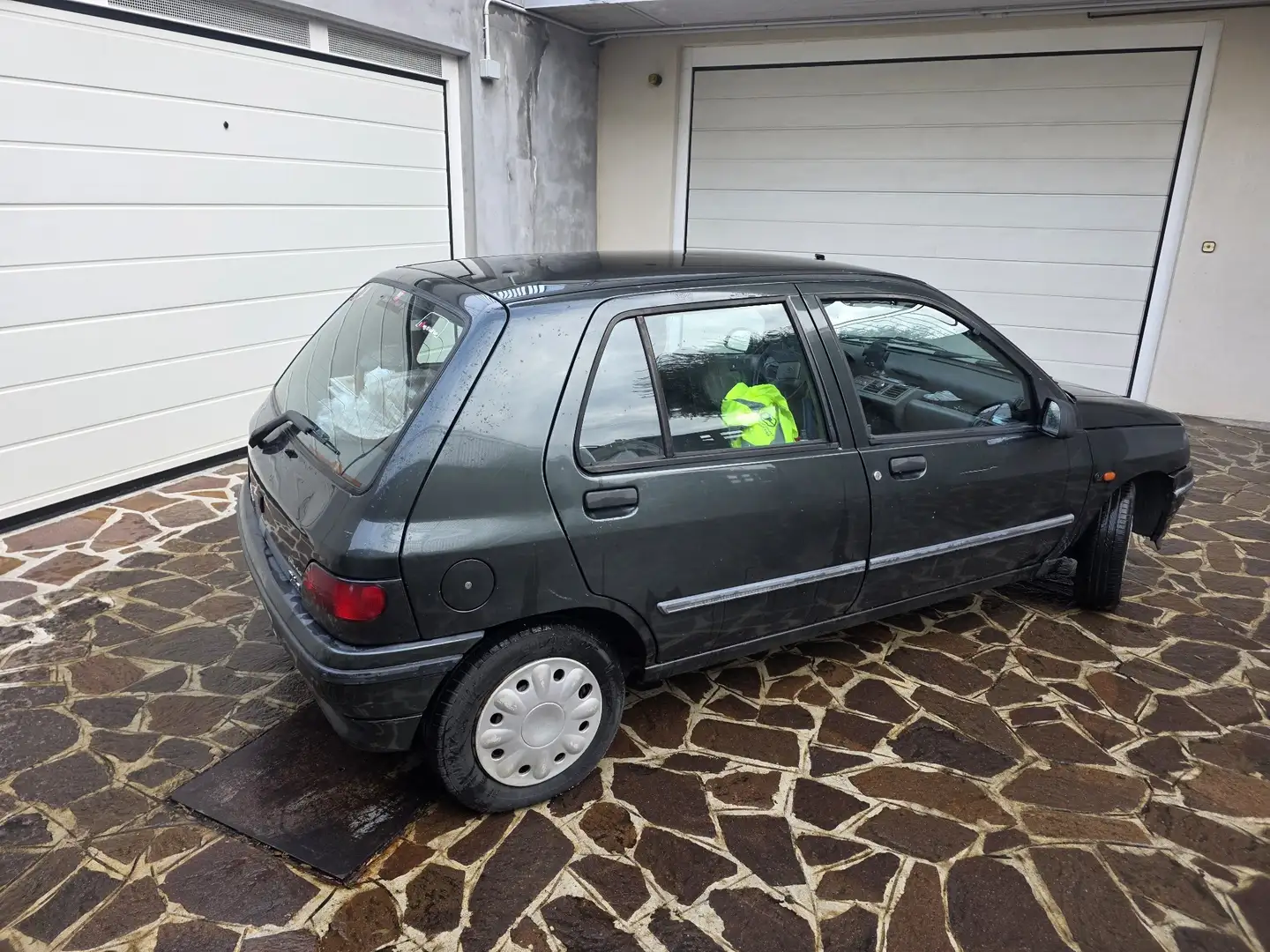 Renault Clio RT 1.2 Grün - 2