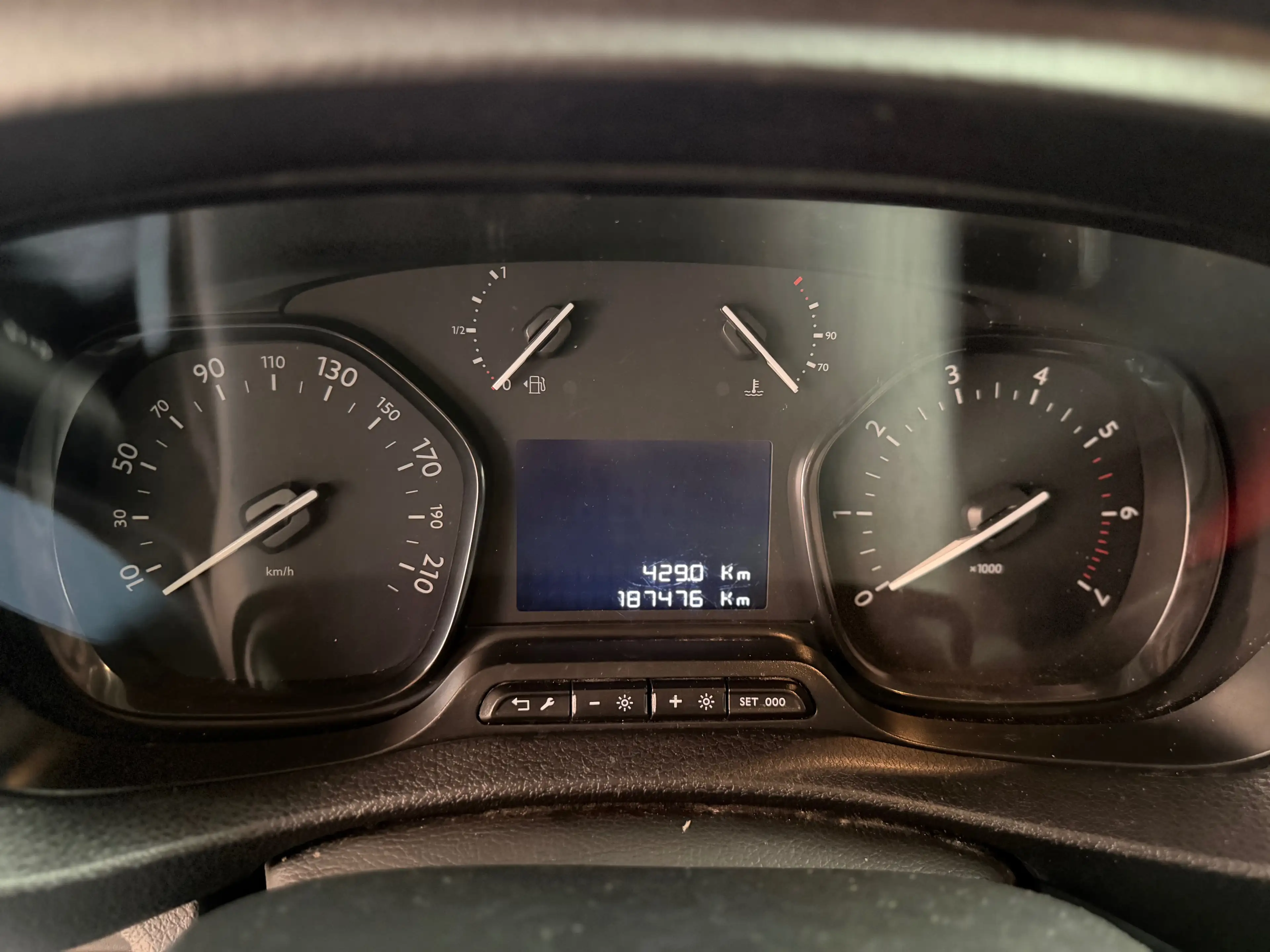 Citroen Jumpy 2.0 HDi XL — photo 11