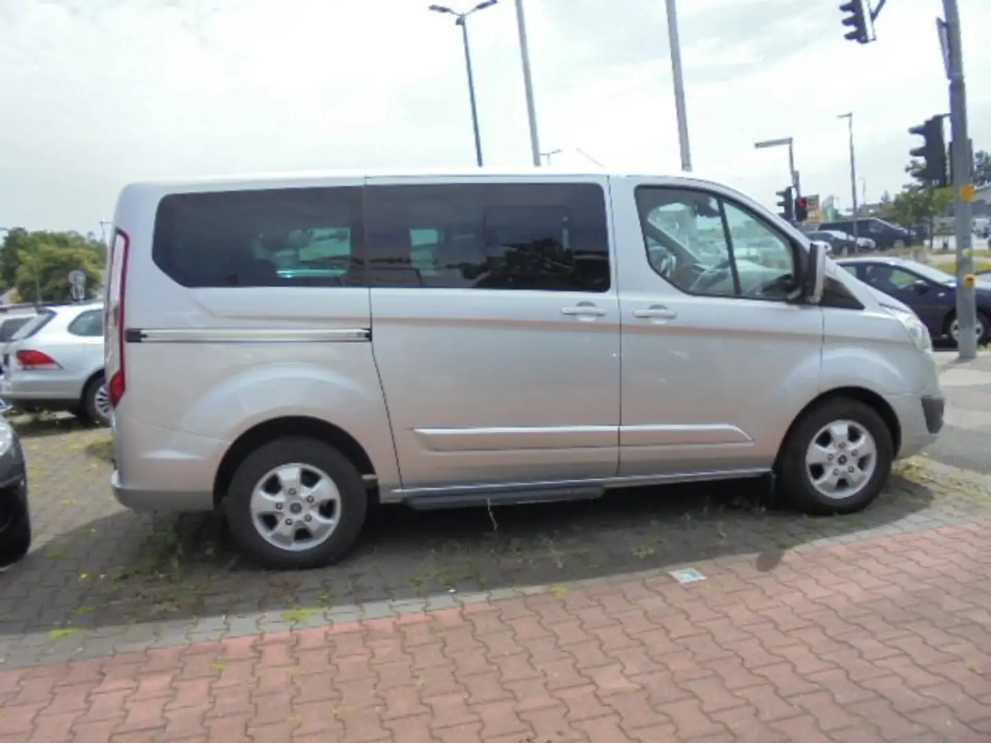 Ford Transit Custom Tourneo Custom 2,2 Cdi+8-Sitzer+Navi+TÜV-NEU!! Argento - 2