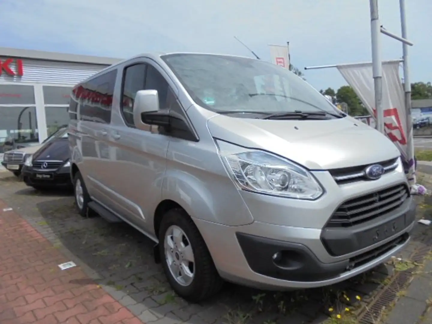 Ford Transit Custom Tourneo Custom 2,2 Cdi+8-Sitzer+Navi+TÜV-NEU!! Argento - 1