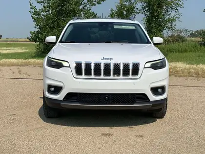White 2019 Jeep Cherokee SUV / Crossover Four-Wheel Drive 9-Speed Automatic