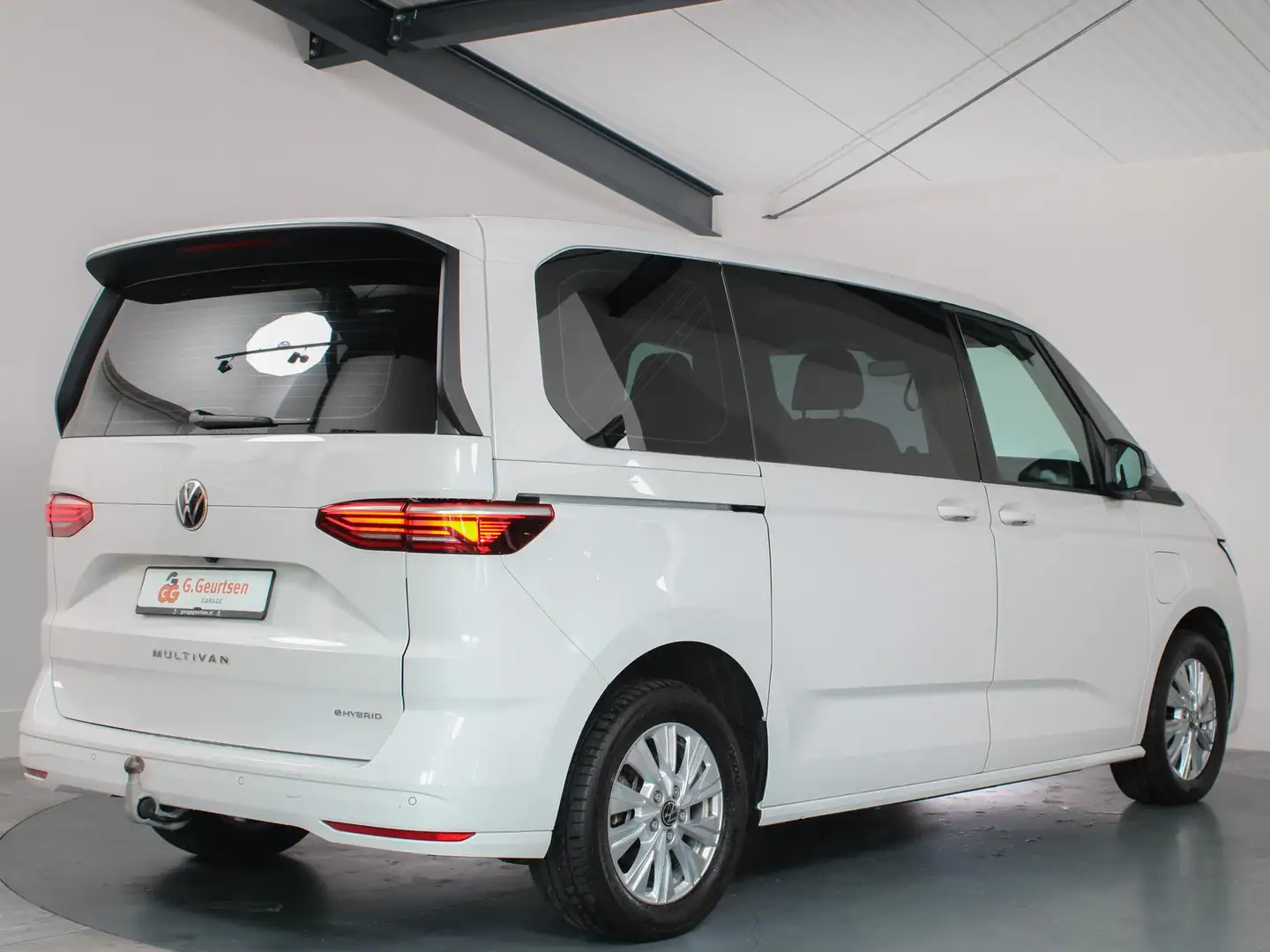 Volkswagen T7 Multivan 1.4 eHybrid L1H1 Life, 7-Persoons, Trekhaak, Panor Wit - 2