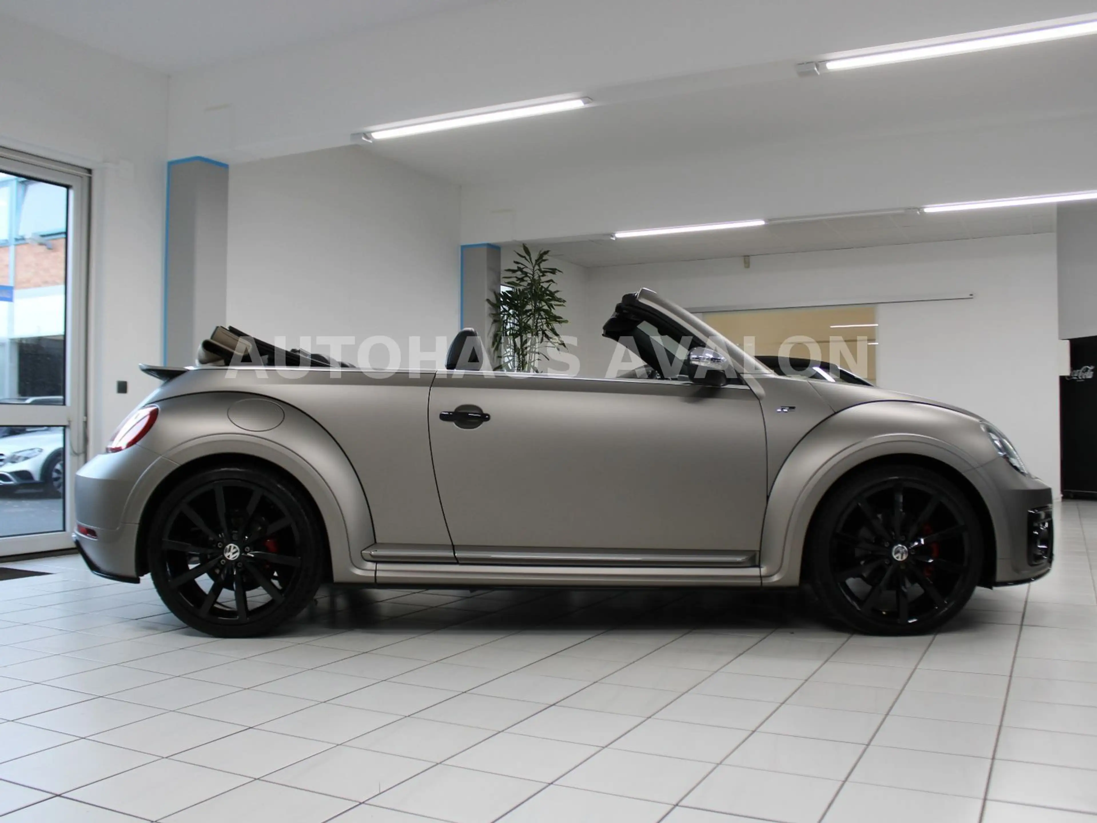 Volkswagen Beetle Cab. DSG R-LINE*EXCLUSIVE~XEN~KEYL~KAM~20 — photo 5