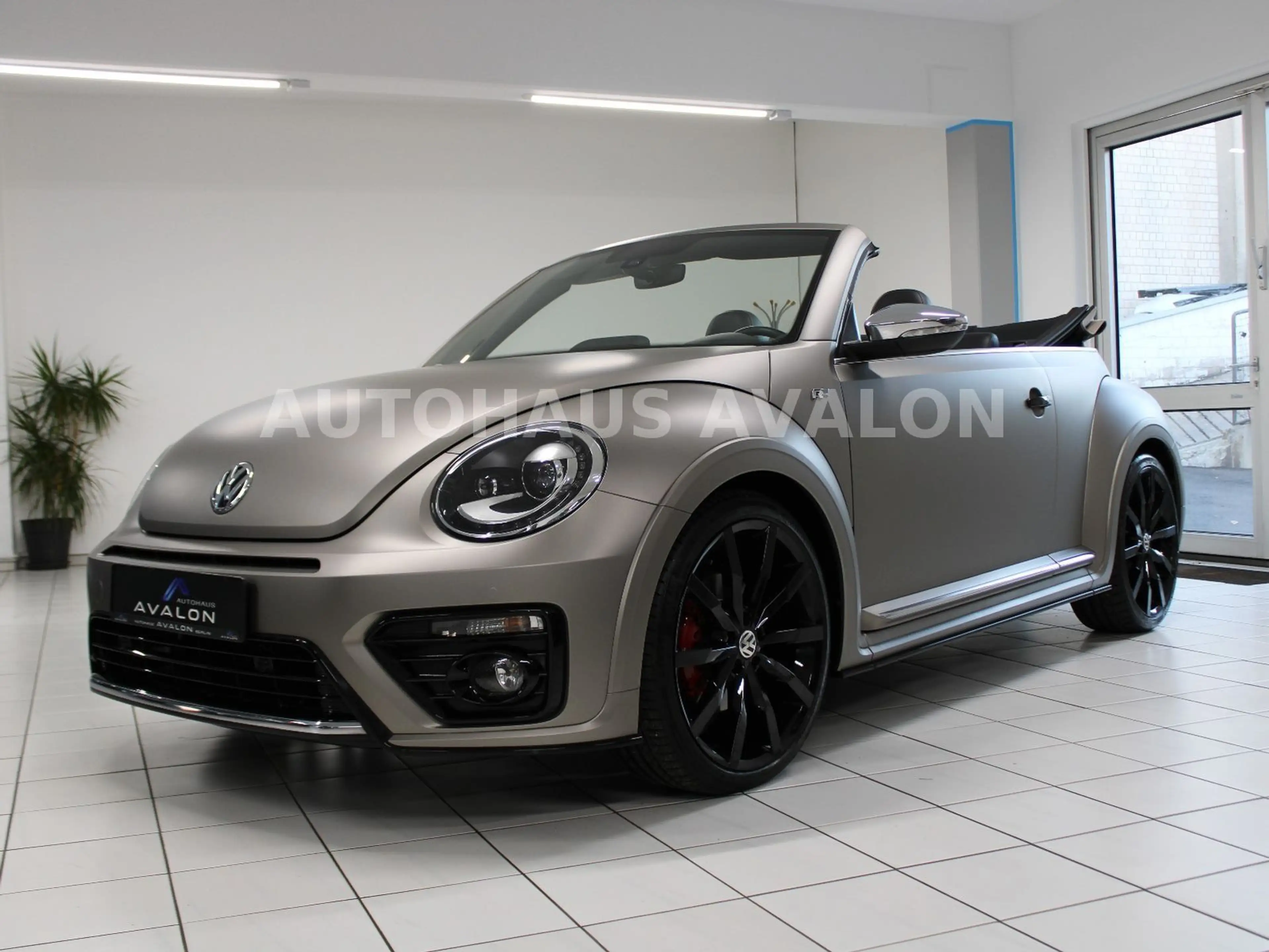 Volkswagen Beetle Cab. DSG R-LINE*EXCLUSIVE~XEN~KEYL~KAM~20 — photo 3
