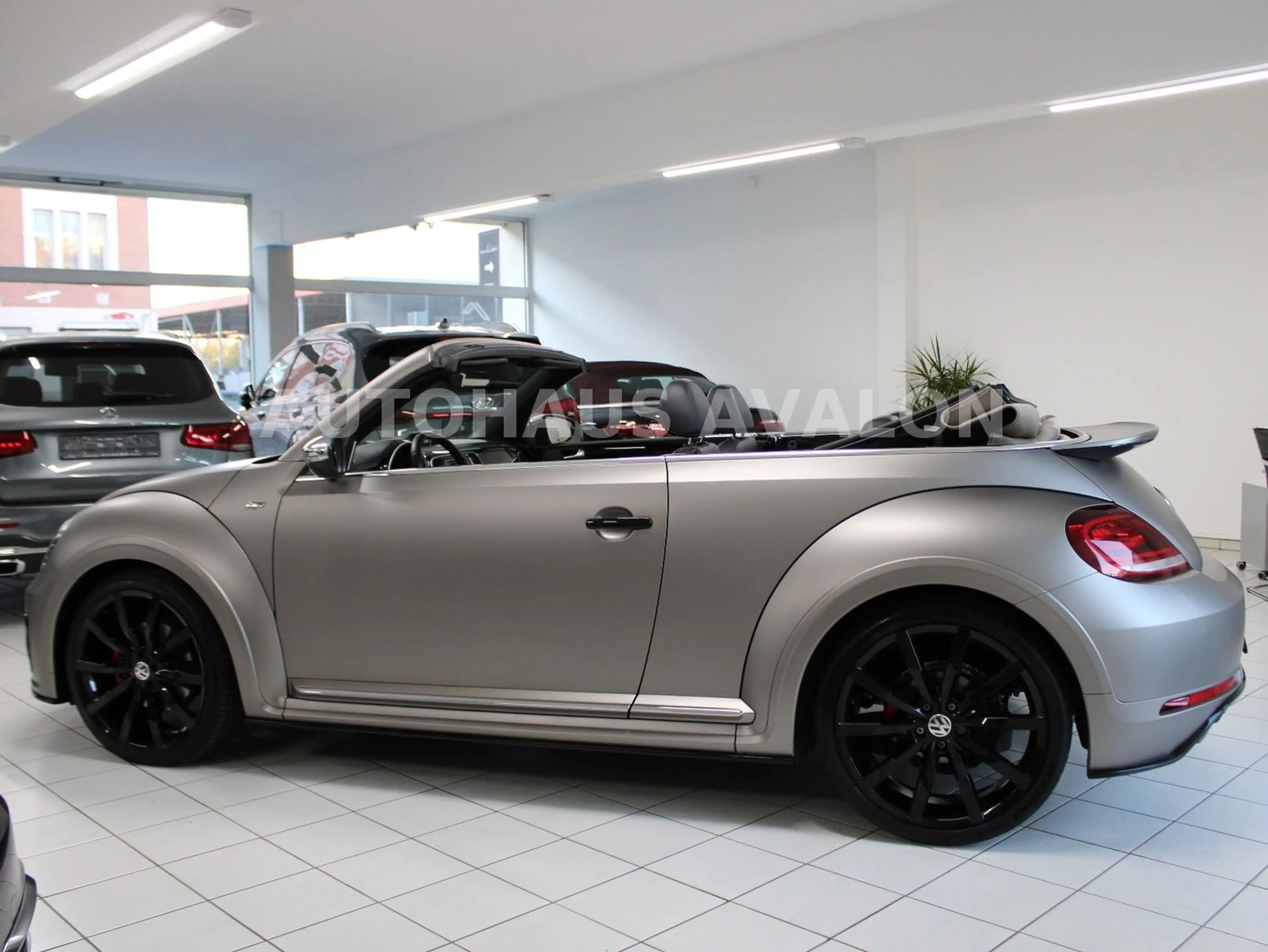 Volkswagen Beetle Cab. DSG R-LINE*EXCLUSIVE~XEN~KEYL~KAM~20 — photo 4