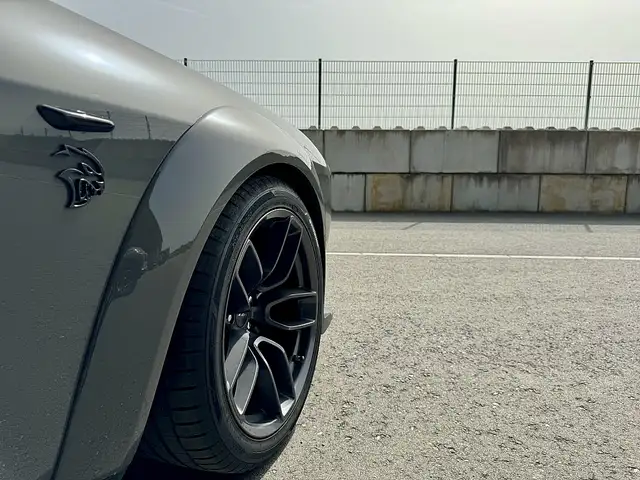 Dodge Challenger SRT Hellcat Widebody 6,2 V8 Ansicht 4