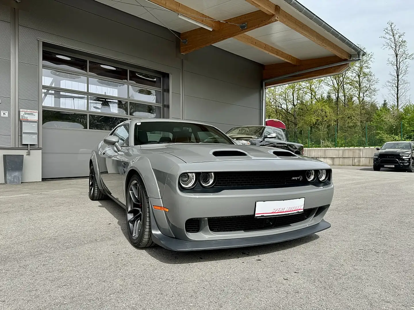 Dodge Challenger SRT Hellcat Widebody 6,2 V8 Grau - 2
