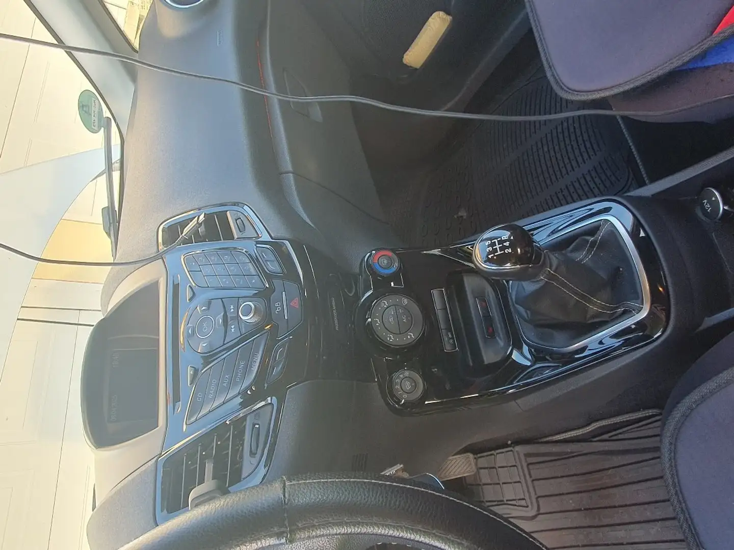 Ford Fiesta 3p 1.0 ecoboost Titanium 100cv E6 - 1