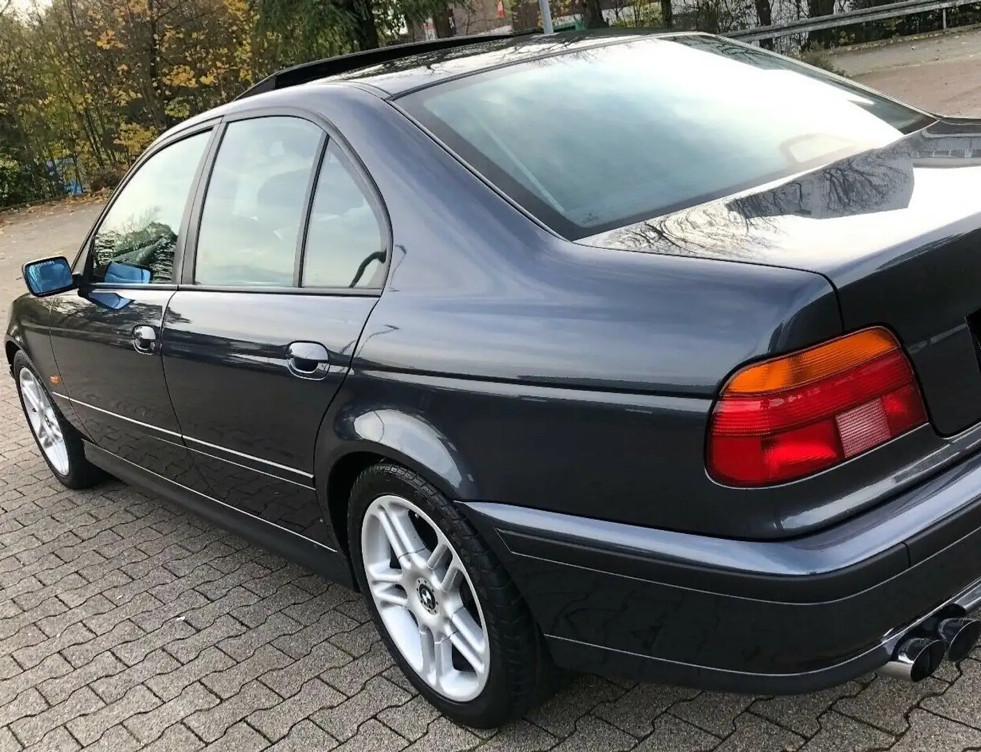 BMW 528 528i Grau - 1