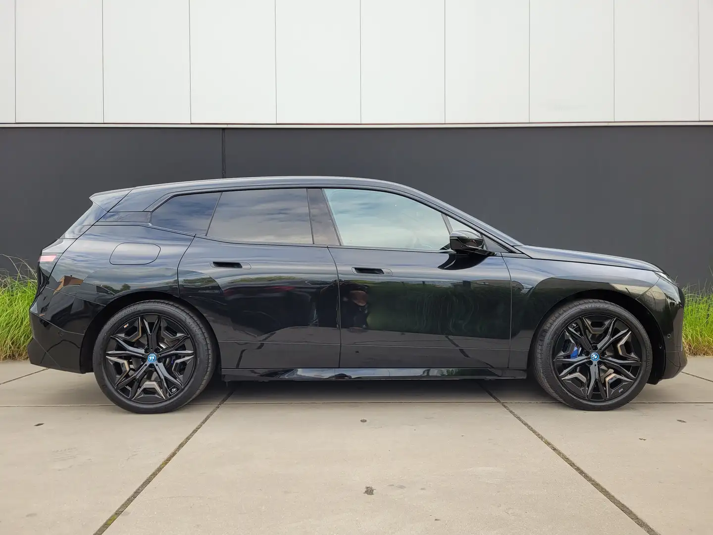 BMW iX xDrive50*FULL*B&W SOUND*LASER*22"ALU*SKY LOUNGE* Negro - 2