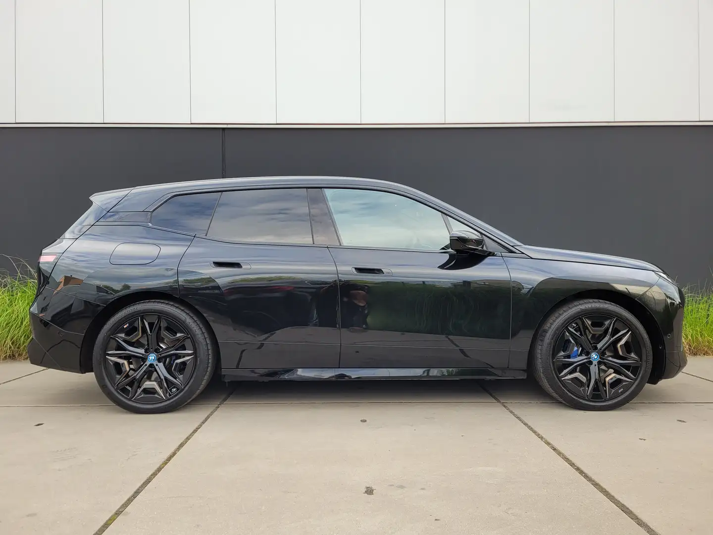 BMW iX xDrive50*FULL*B&W SOUND*LASER*22"ALU*SKY LOUNGE* Czarny - 2