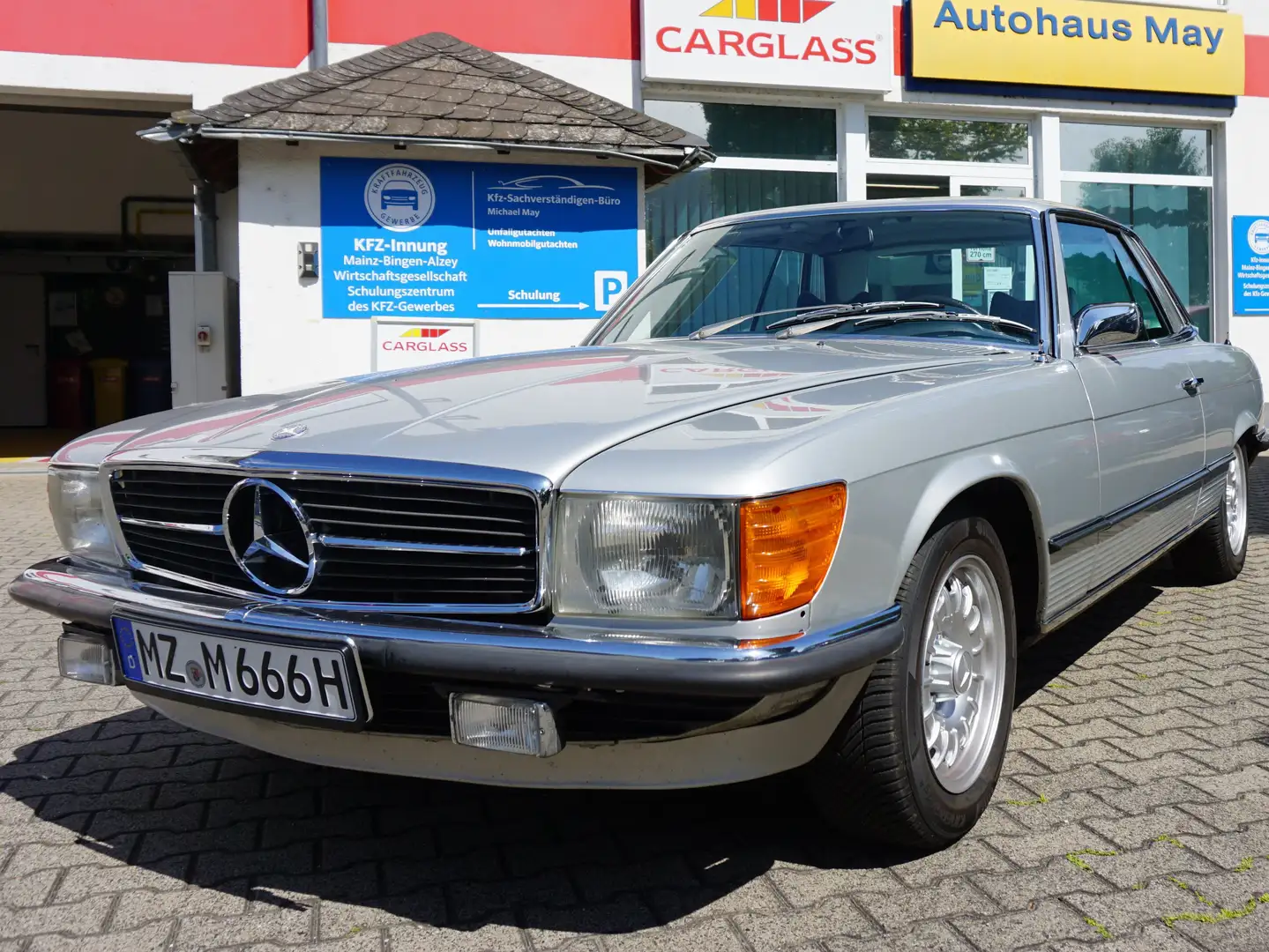 Mercedes-Benz 350 SLC Silber - 2