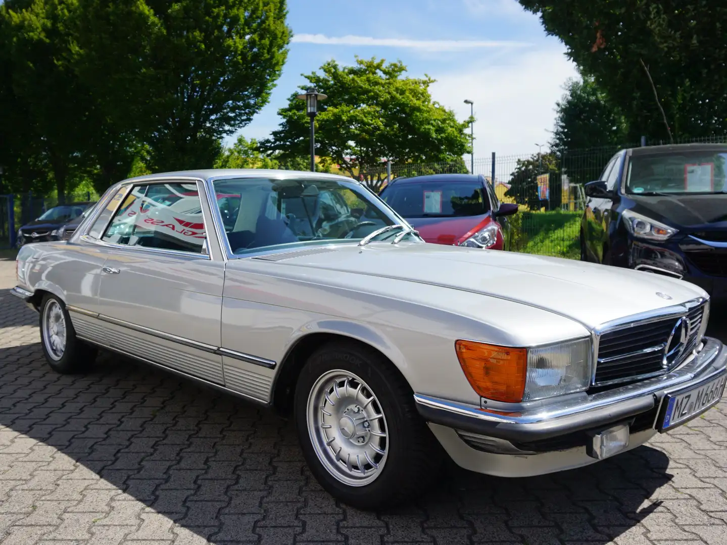 Mercedes-Benz 350 SLC Argent - 1