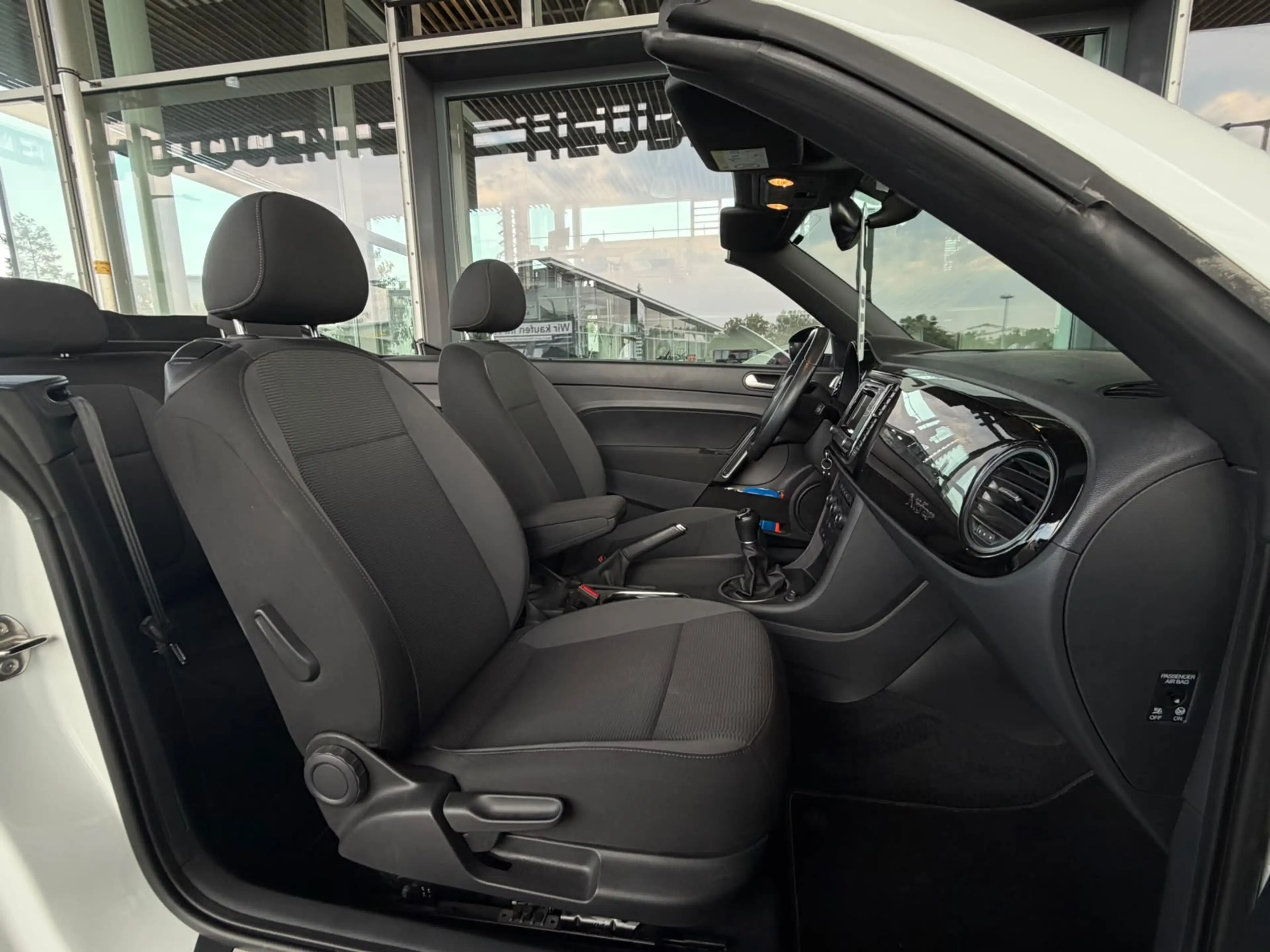 Volkswagen New Beetle 1.2 TSI CABRIO *KLIMAAUTO*TEMPOMAT* — photo 10