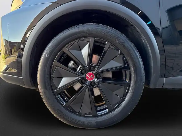 DS Automobiles DS 7 view 8