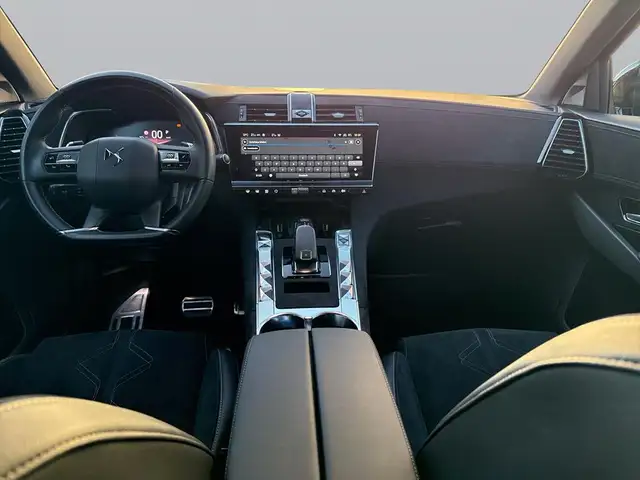 DS Automobiles DS 7 view 10
