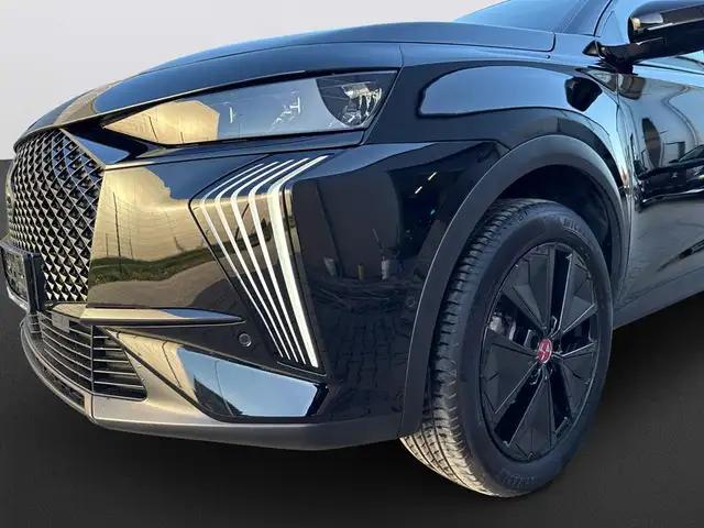 DS Automobiles DS 7 view 9