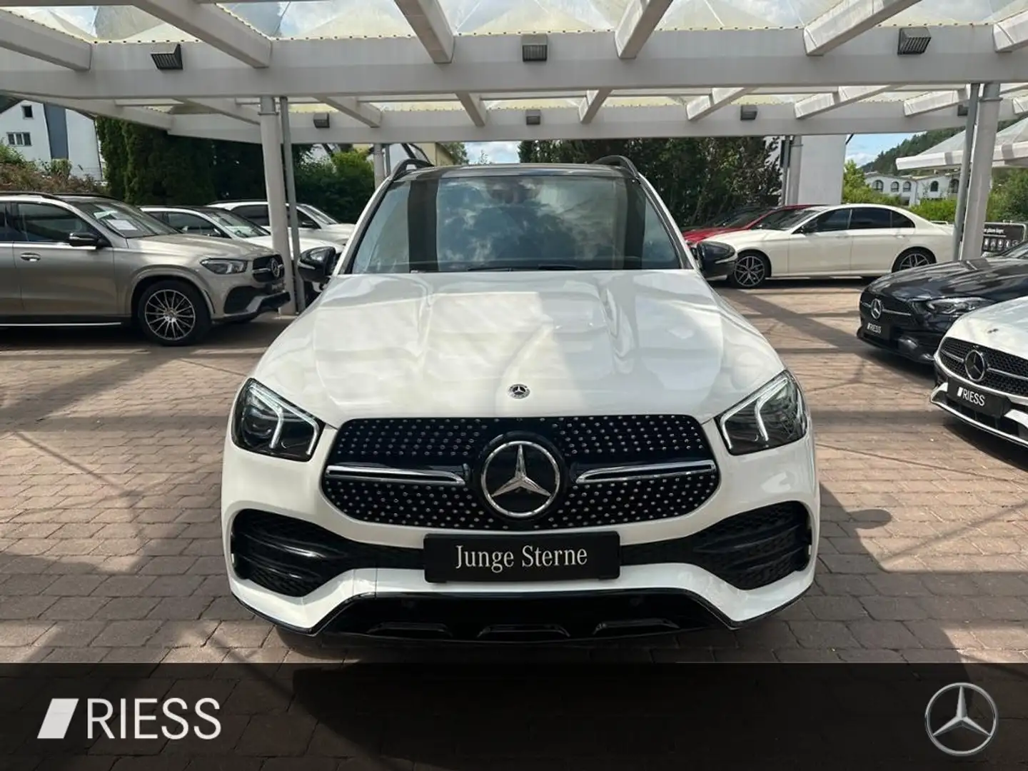 Mercedes-Benz GLE 450 4M AMG Sport Night Distr AHK Pano Burmes 360 Weiß - 2