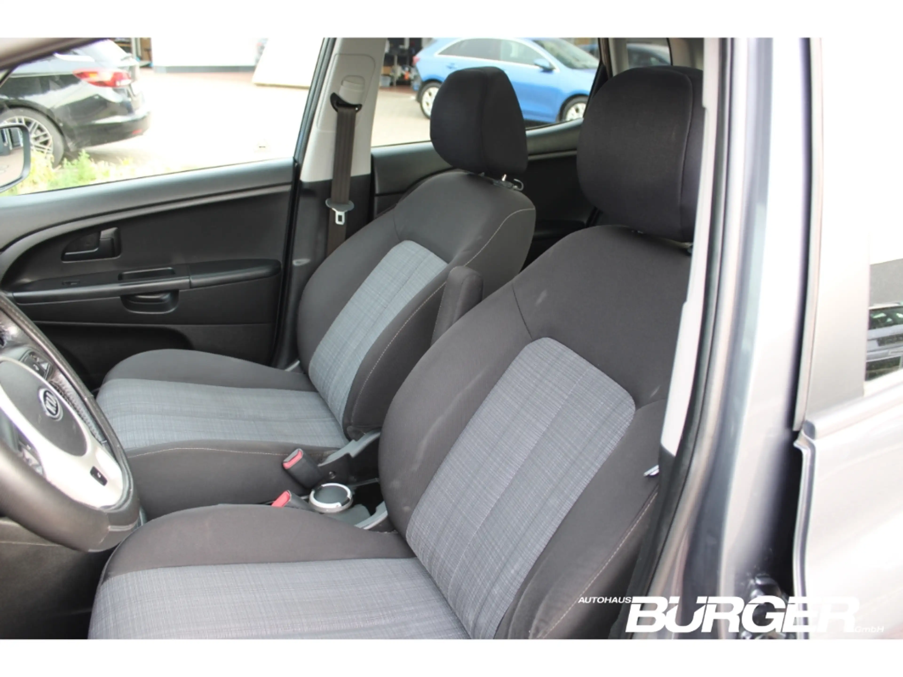 Kia Venga Titanium Collection El. Panodach Klimaautom SD SHZ — photo 7