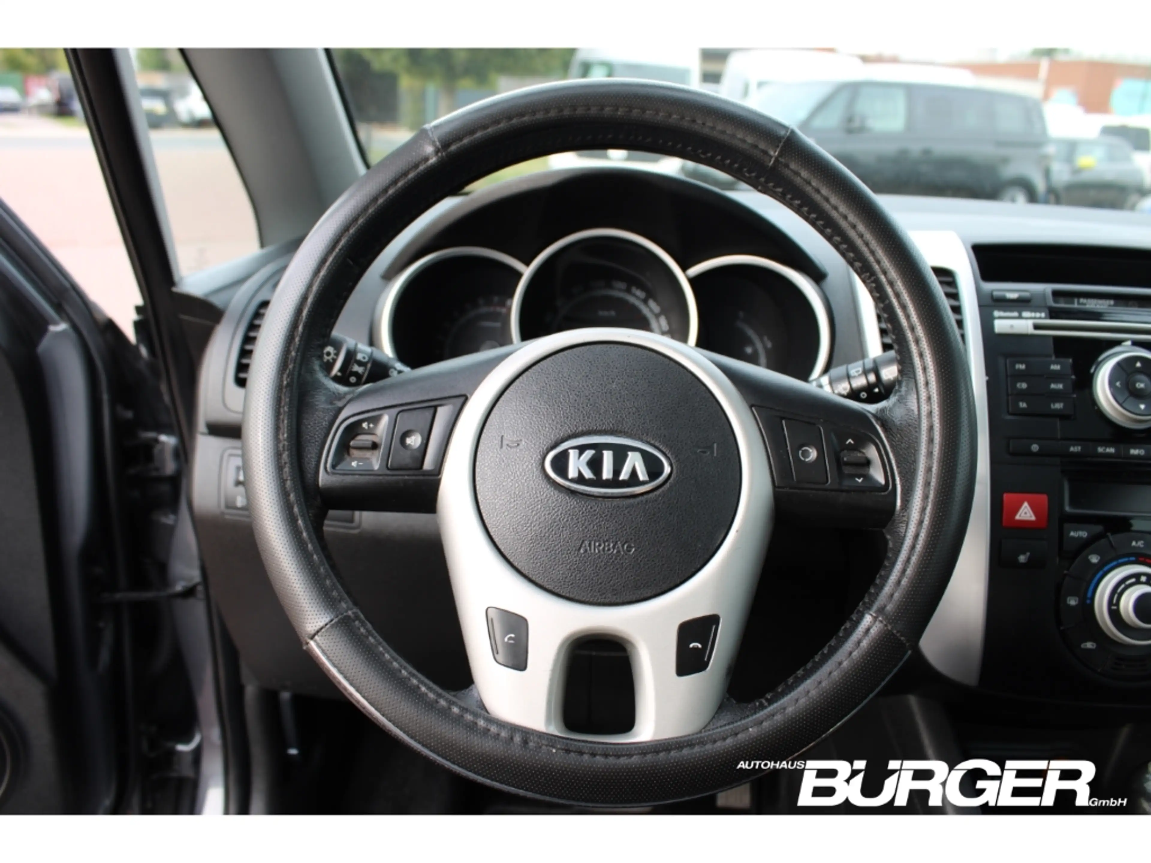 Kia Venga Titanium Collection El. Panodach Klimaautom SD SHZ — photo 9