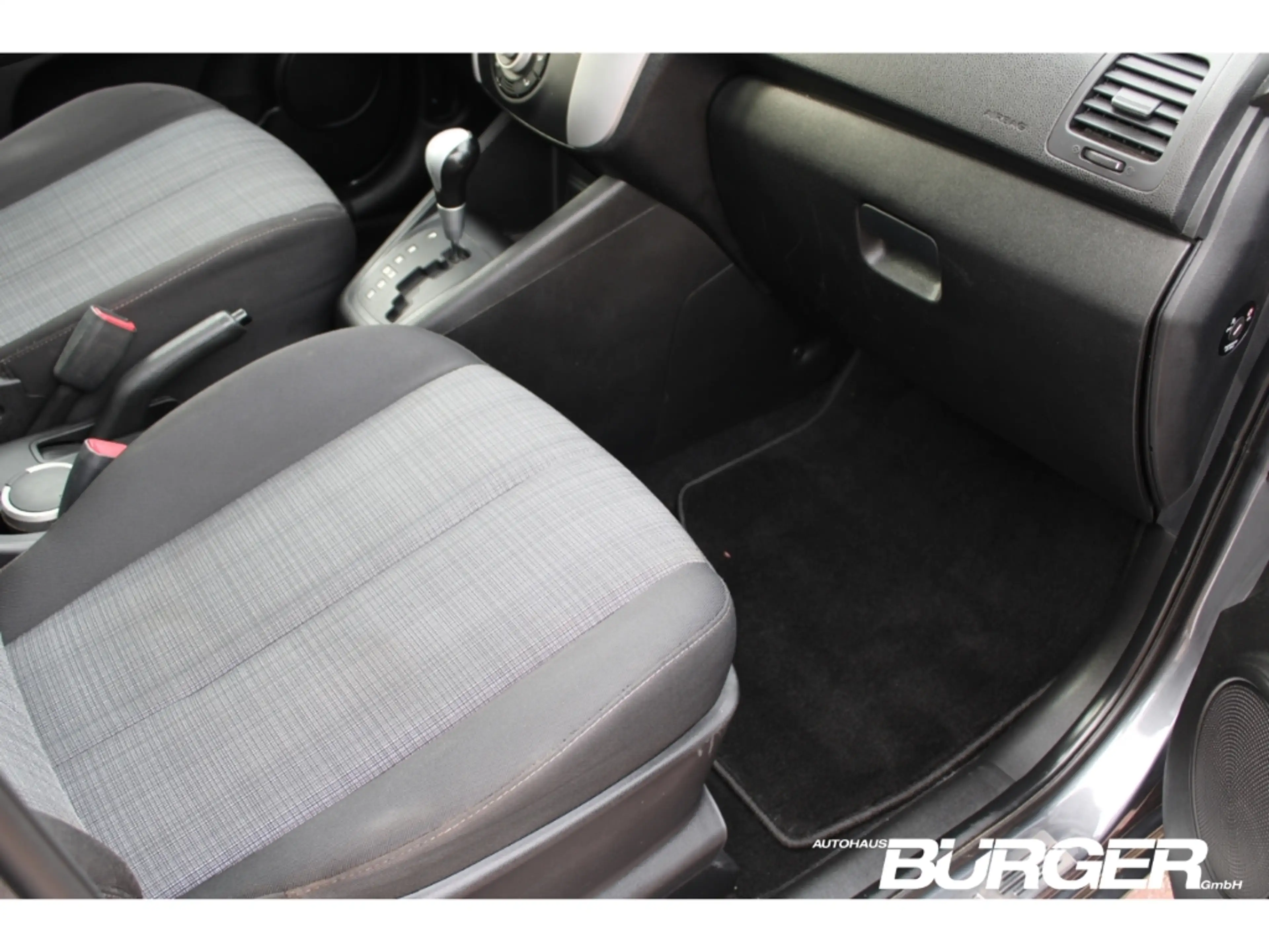 Kia Venga Titanium Collection El. Panodach Klimaautom SD SHZ — photo 14