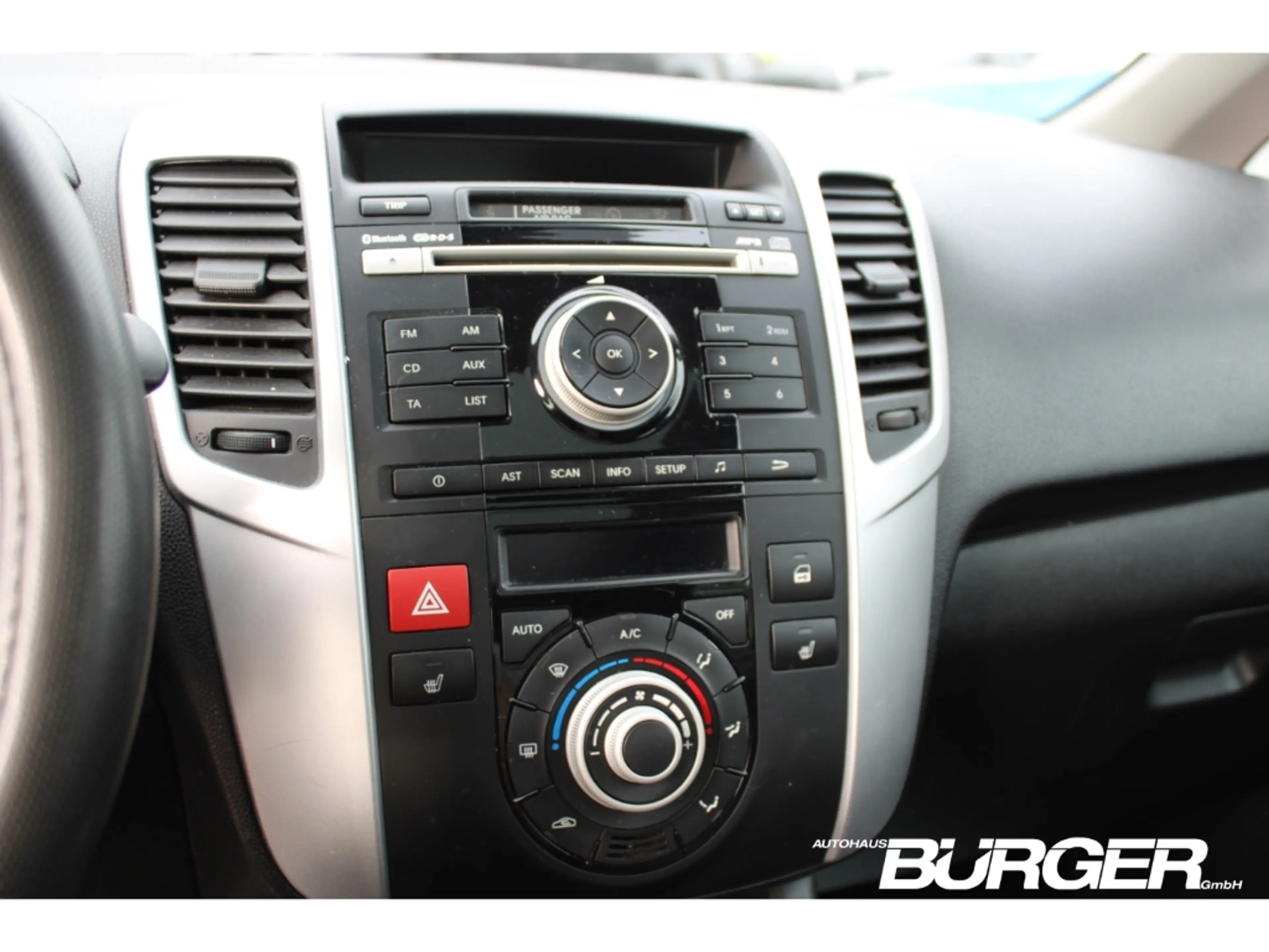Kia Venga Titanium Collection El. Panodach Klimaautom SD SHZ — photo 10