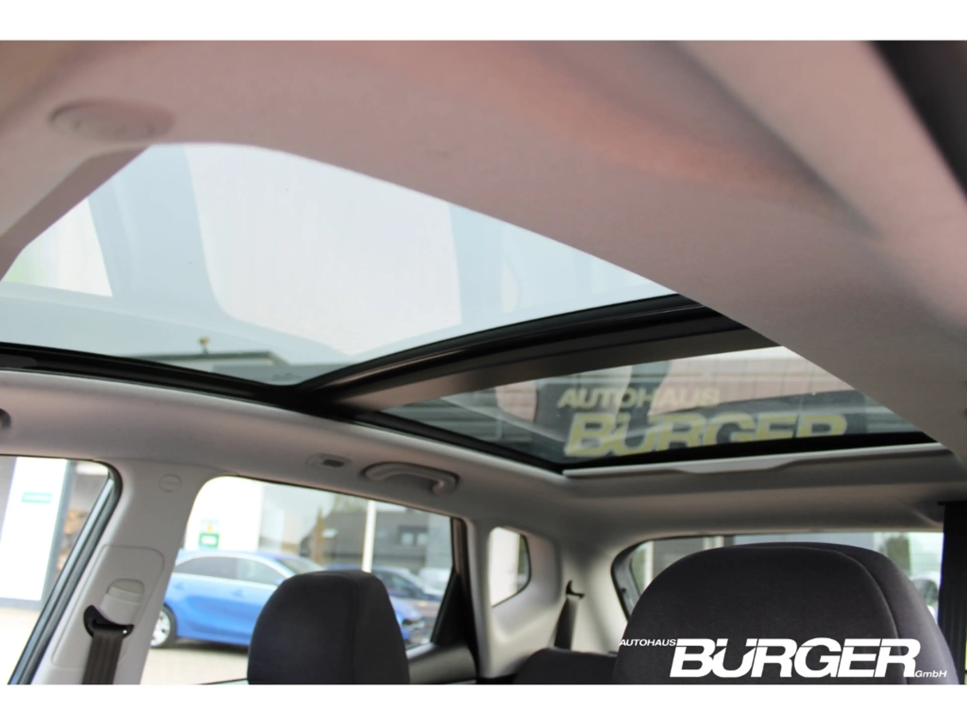 Kia Venga Titanium Collection El. Panodach Klimaautom SD SHZ — photo 13