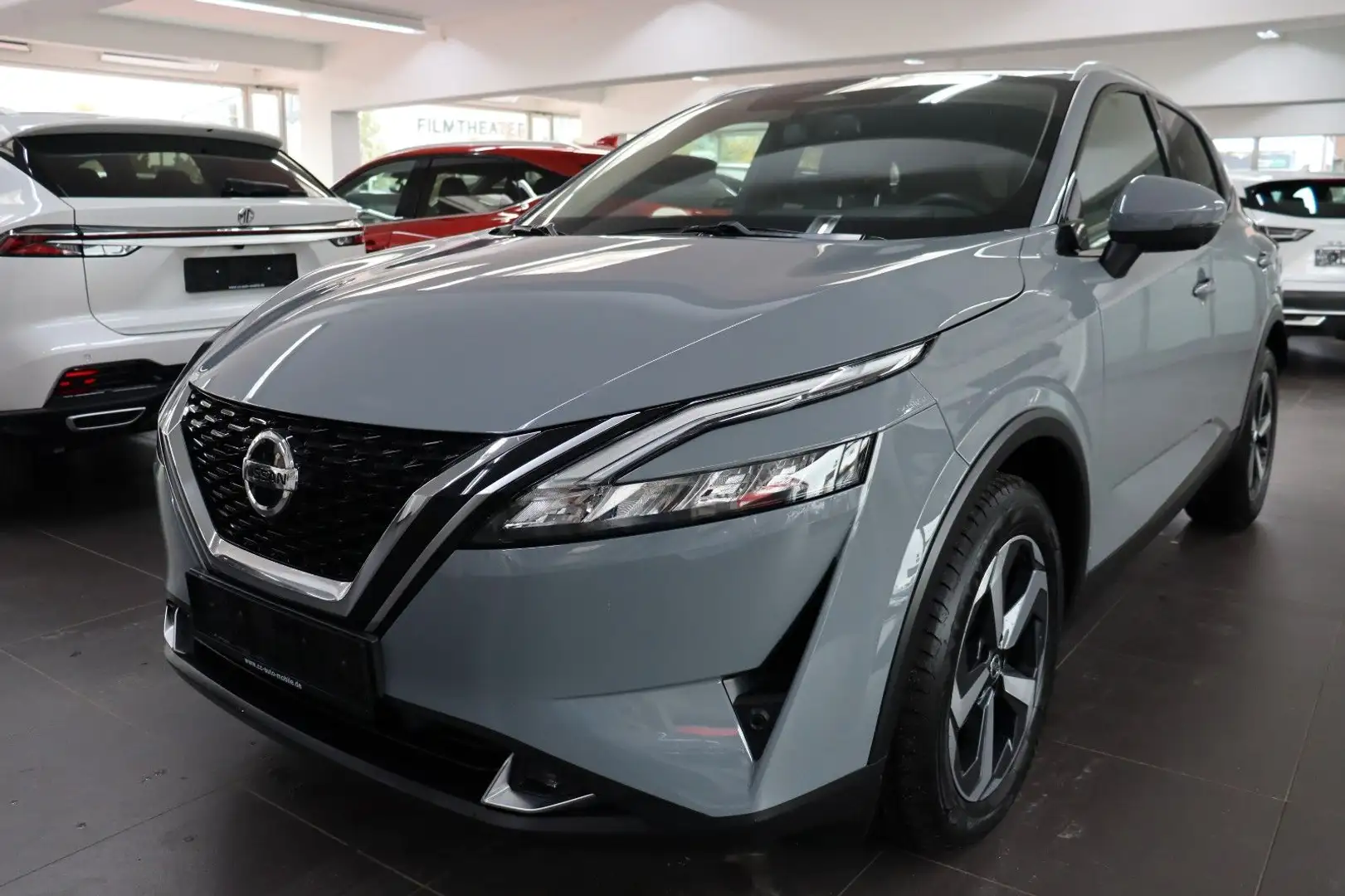 Nissan Qashqai 1.3 N-Connecta AT Navi 360° Winterpaket Grau - 1
