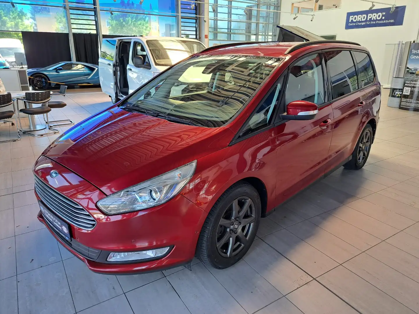Ford Galaxy 2.0 TDCi Business Navi 7Sitzer KlimaA SHZ Rood - 2