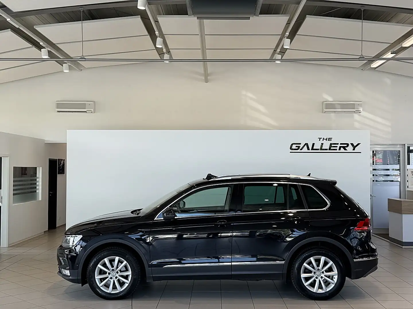 Volkswagen Tiguan 2,0 TDI SCR 4Motion Highline DSG*Panorama*AHK*A... Schwarz - 1