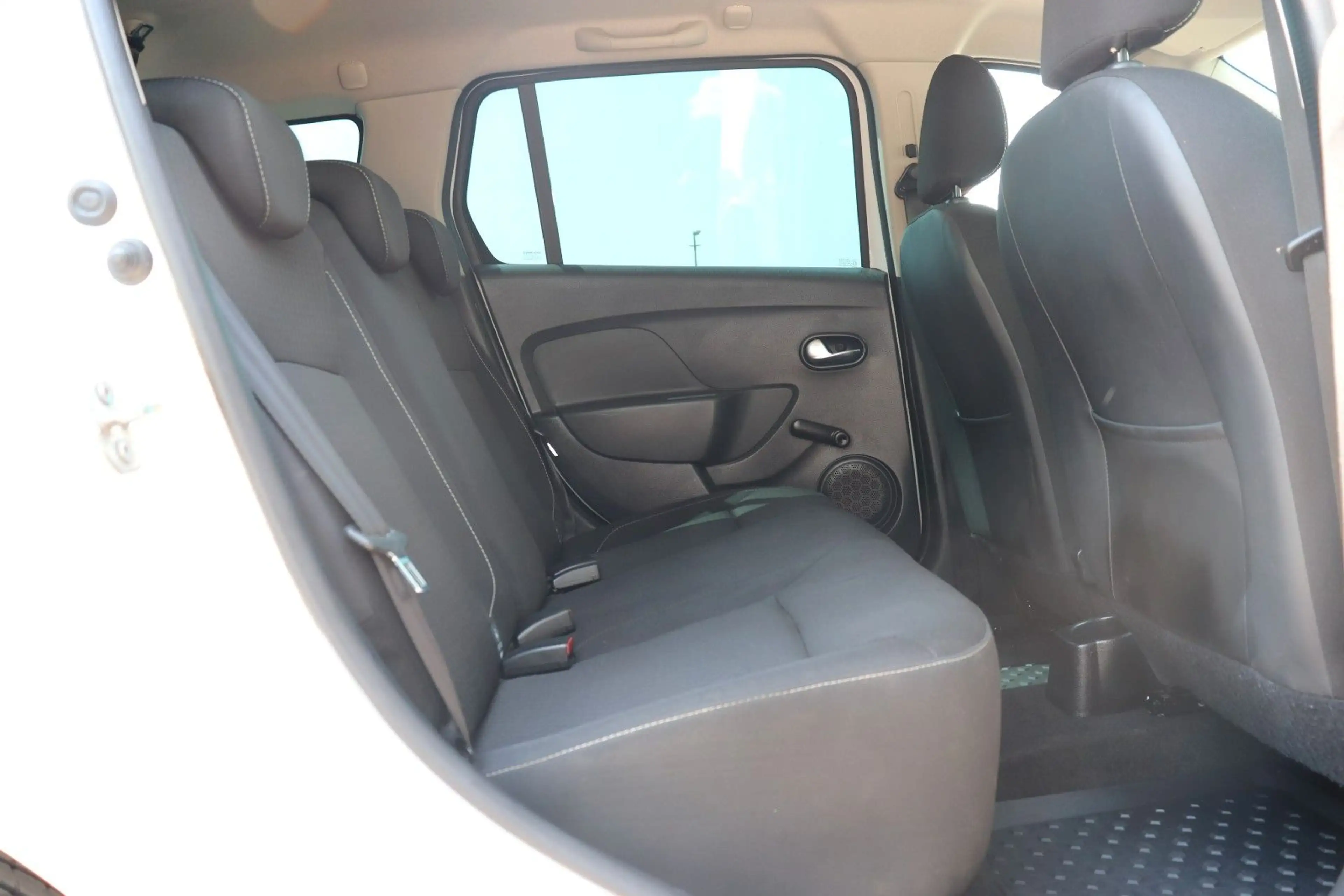 Dacia Logan MCV II Kombi Laureate, Tempomat — photo 13