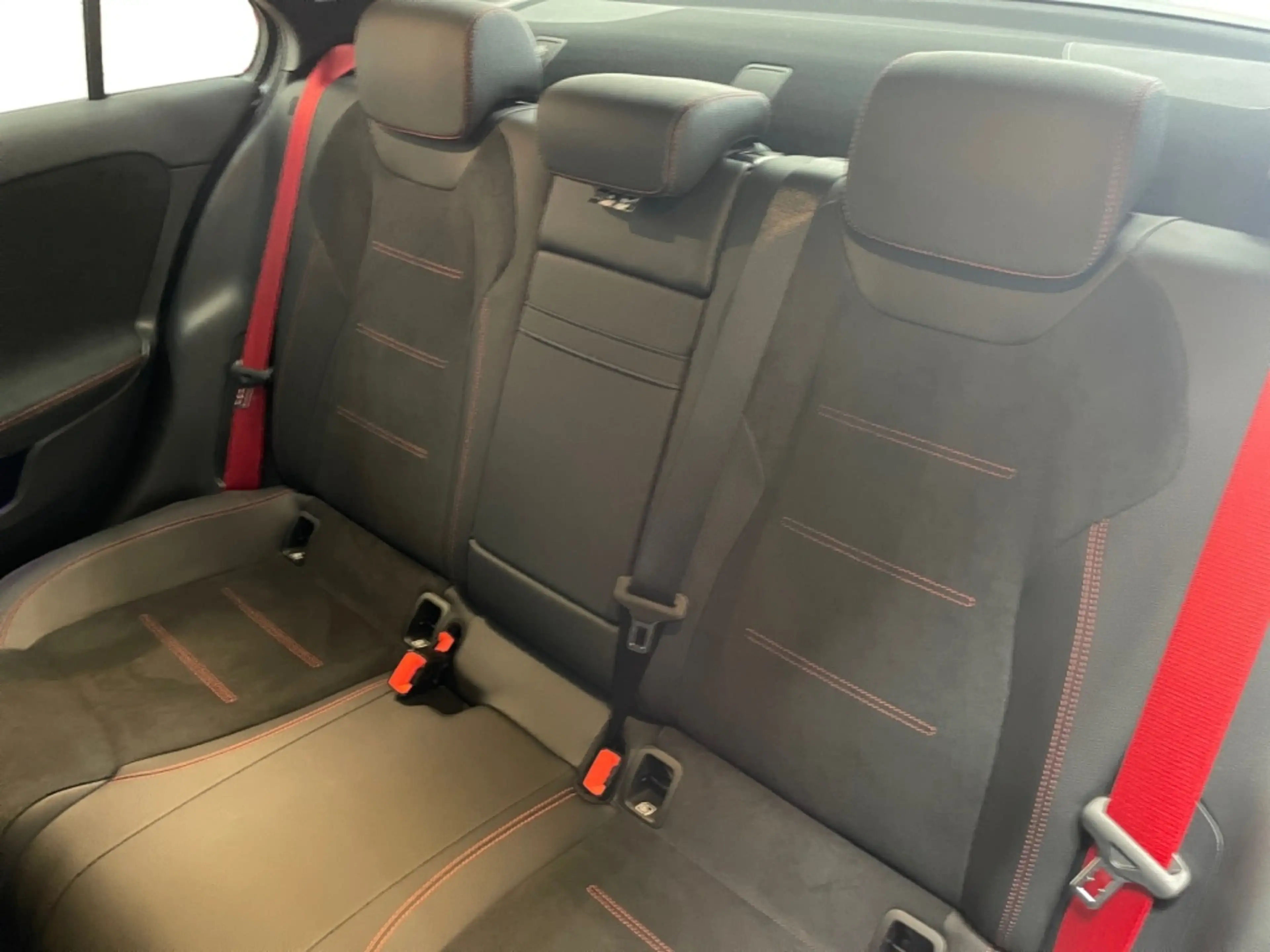 Mercedes-Benz A 35 AMG AMG A 35 4matic Limousine AMG+MBUX+Burm+MBeam — photo 11