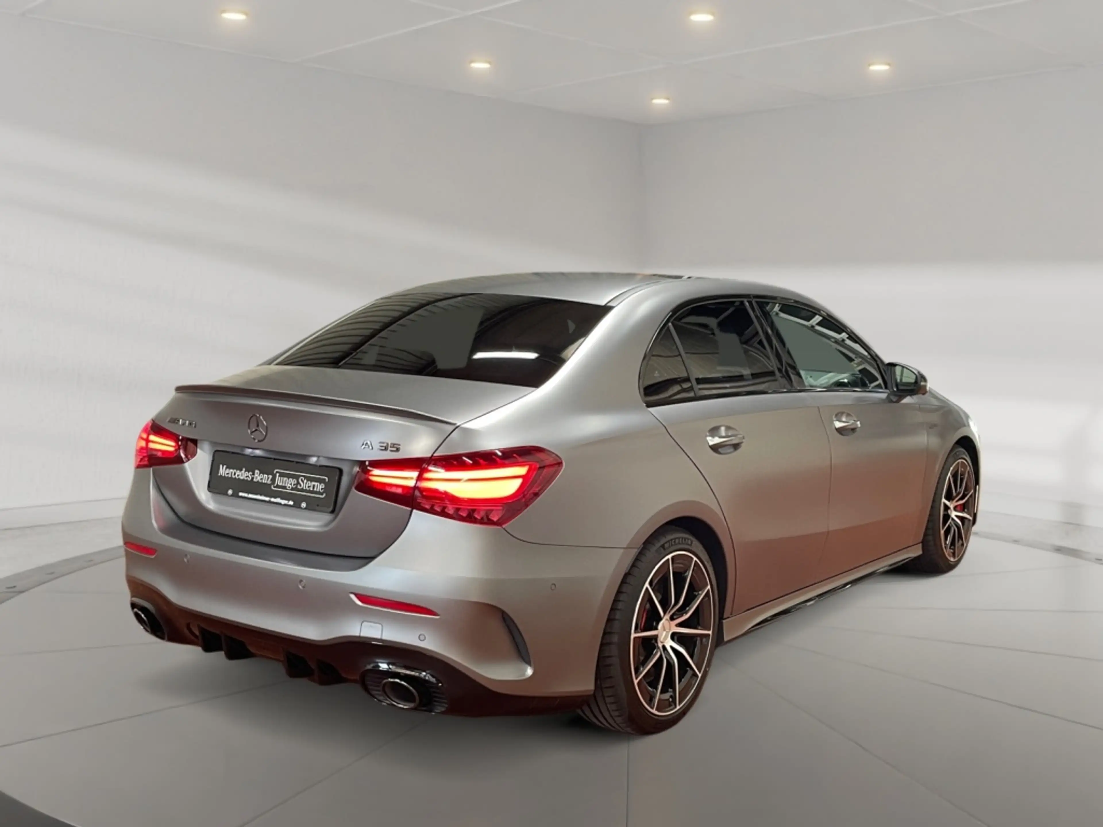 Mercedes-Benz A 35 AMG AMG A 35 4matic Limousine AMG+MBUX+Burm+MBeam — photo 4