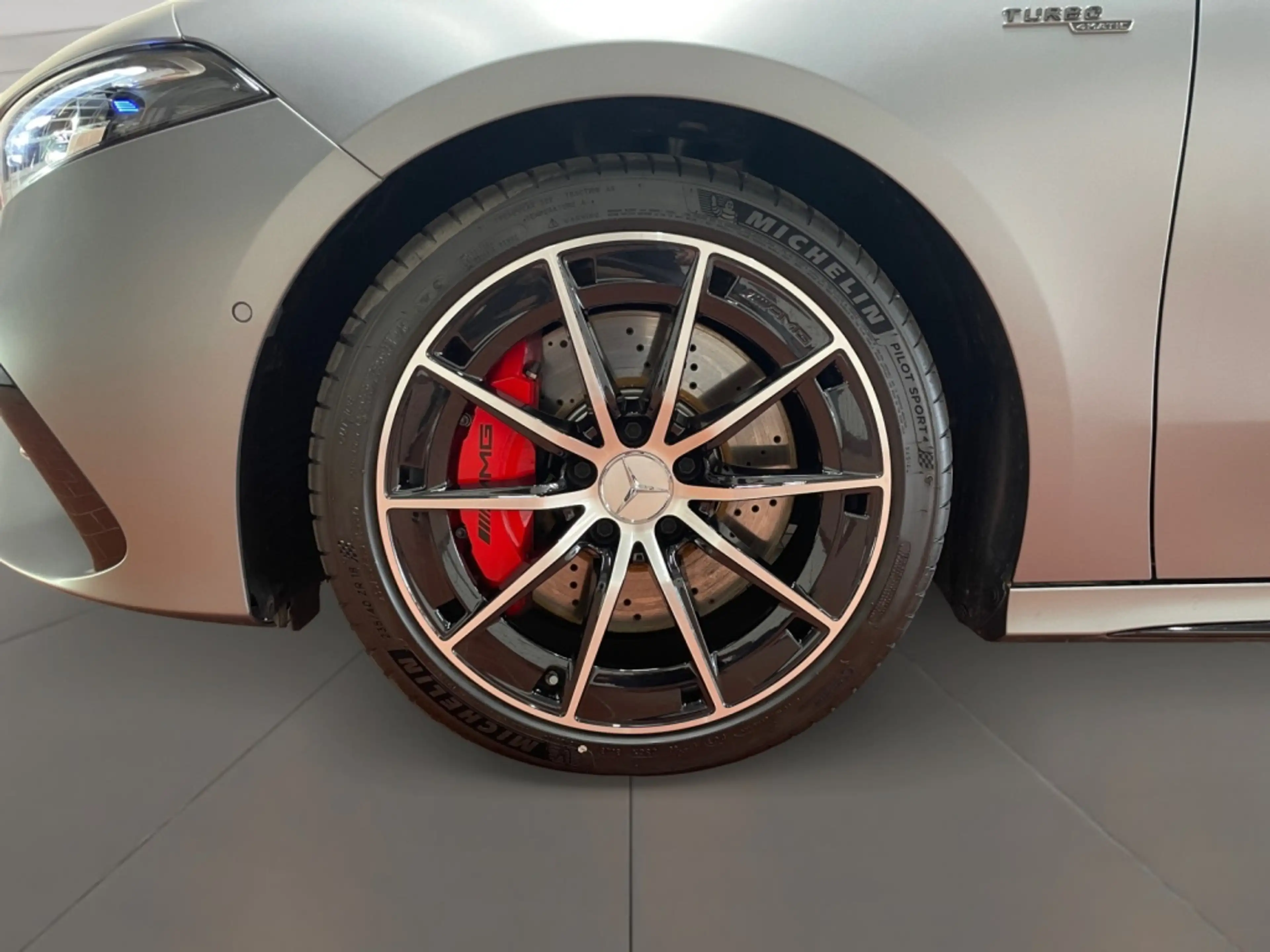 Mercedes-Benz A 35 AMG AMG A 35 4matic Limousine AMG+MBUX+Burm+MBeam — photo 8