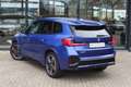 BMW iX1 eDrive20 M Sport / Sportstoelen / Achteruitrijcame Blauw - thumbnail 2