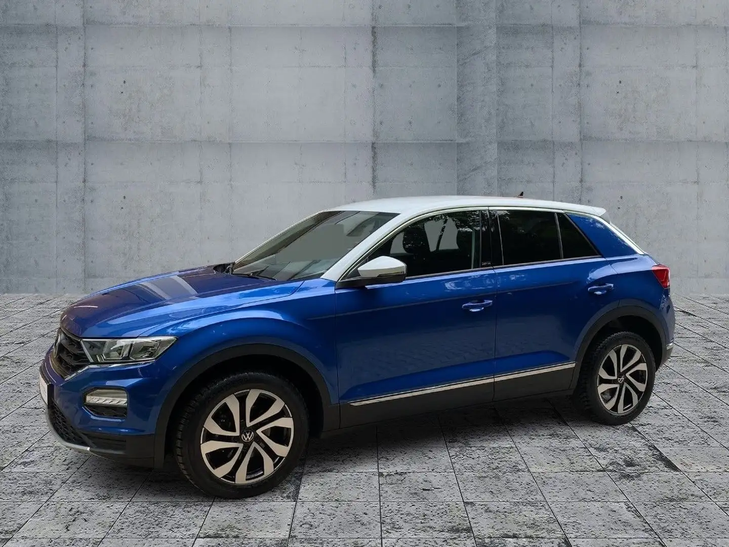 Volkswagen T-Roc 1.0 TSI ACTIVE NAVI+APP+DAB+SHZ+2xPDC+AHK Blau - 2