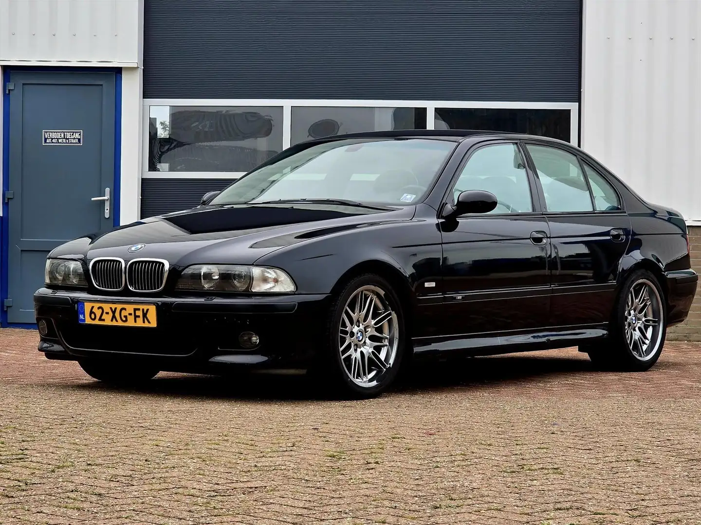BMW M5 5-Serie 4.9 I Youngtimer H-Kenzeichen Zwart - 2
