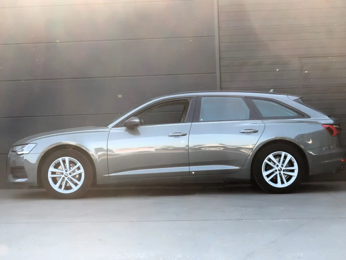 Audi A6 Avant 35 TDi Business Edition Sport S tronic Grijs - 1