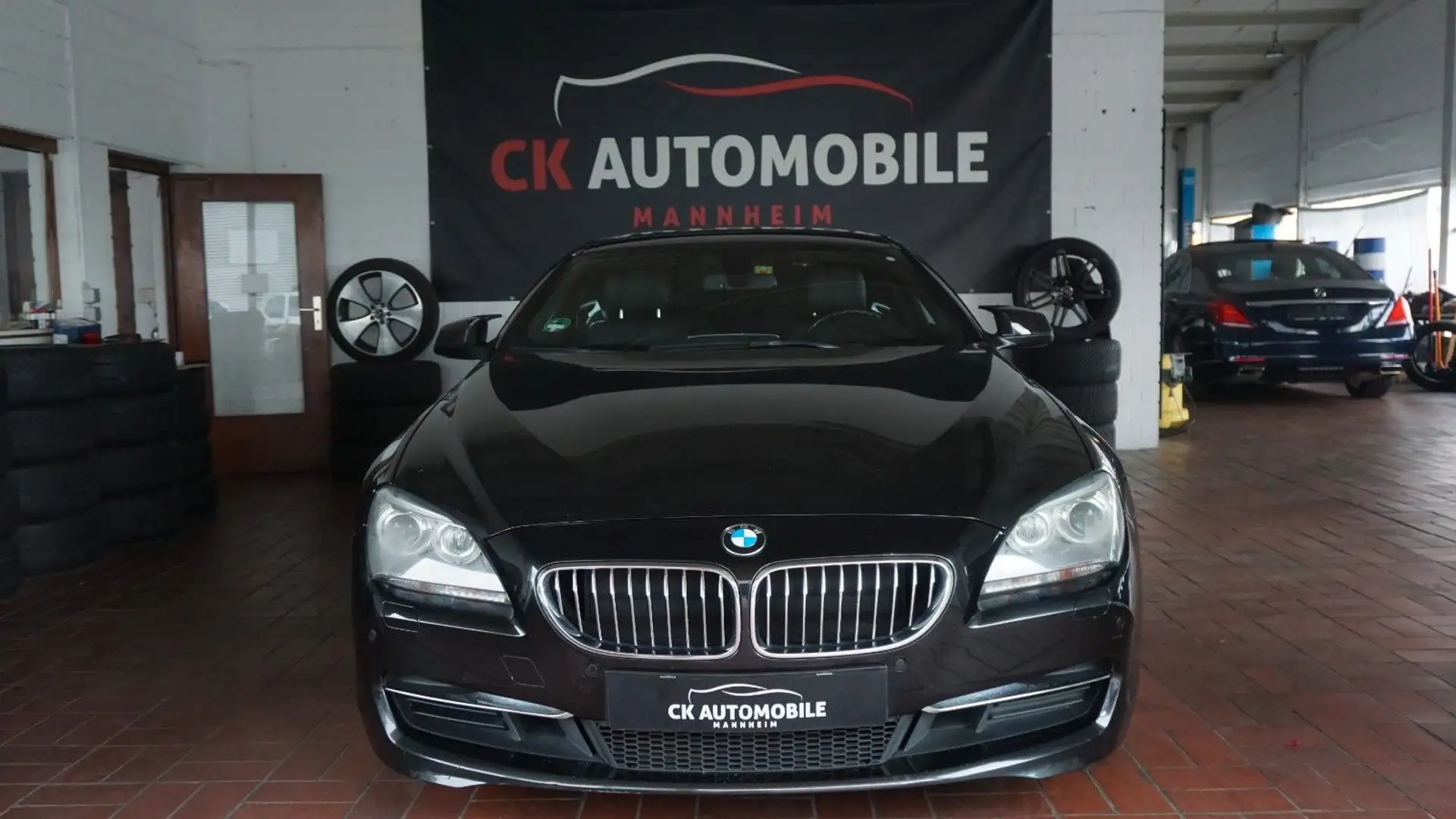 BMW 640 i KLIMA*BI-XENON*STERNEHIMMEL*404PS*PDC*20" Schwarz - 1