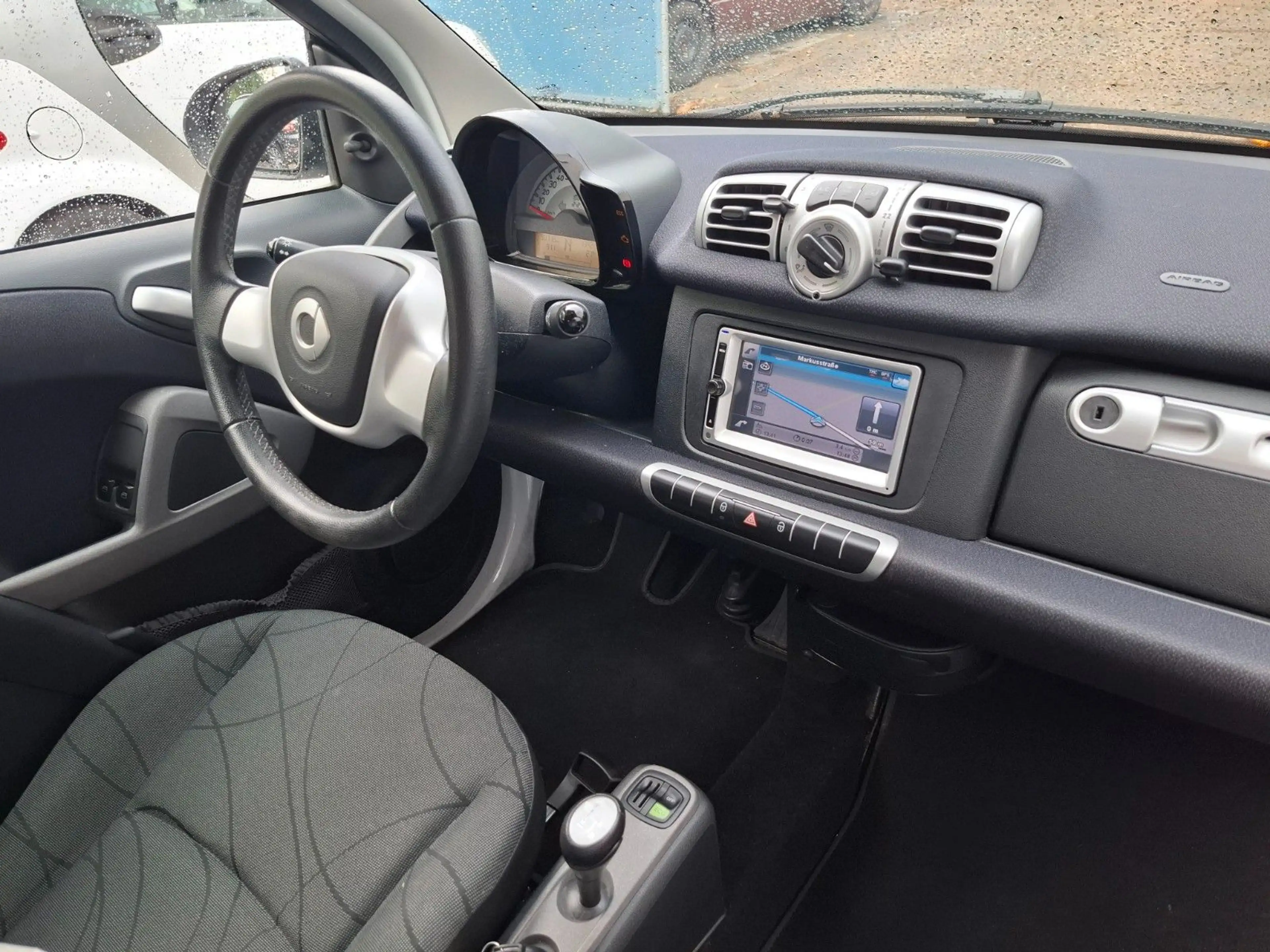smart forTwo coupe MHD 52 kW 2.Hd. top Zust Navi etc — photo 6
