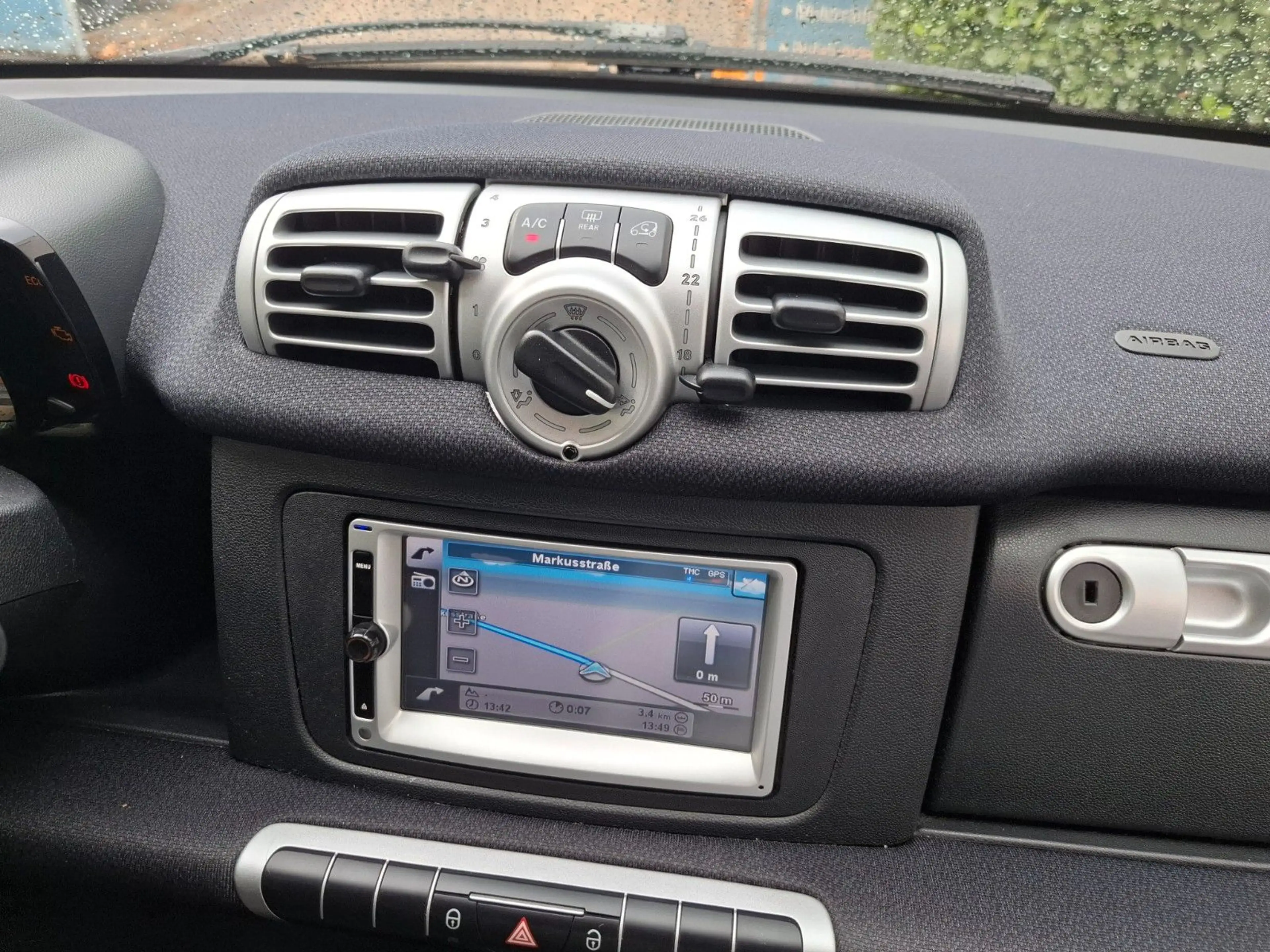 smart forTwo coupe MHD 52 kW 2.Hd. top Zust Navi etc — photo 9