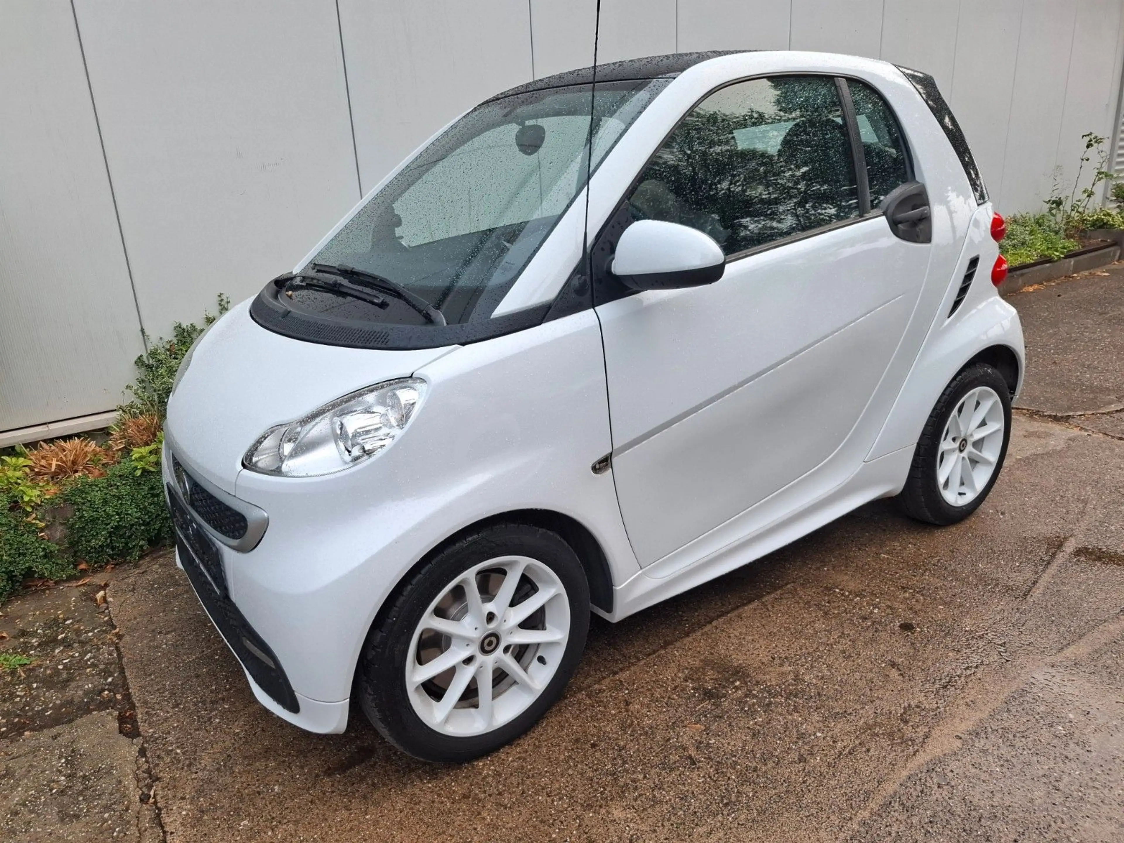 smart forTwo coupe MHD 52 kW 2.Hd. top Zust Navi etc — photo 3